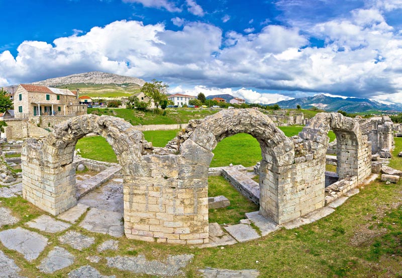 https://mdw-travel-data-us-east-1.s3.amazonaws.com/img/country/Croatia/Salona-Archaeological-Park/img_03.jpg