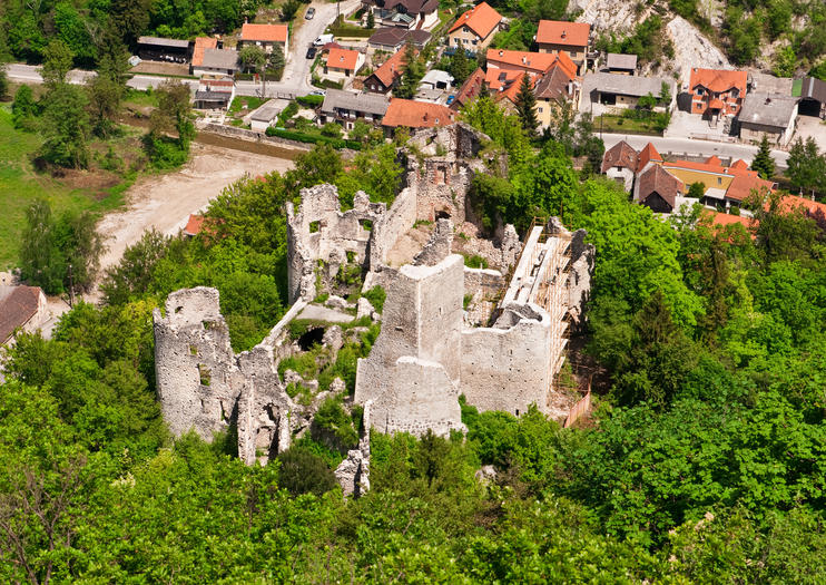 https://mdw-travel-data-us-east-1.s3.amazonaws.com/img/country/Croatia/Samobor-Castle/img_03.jpg