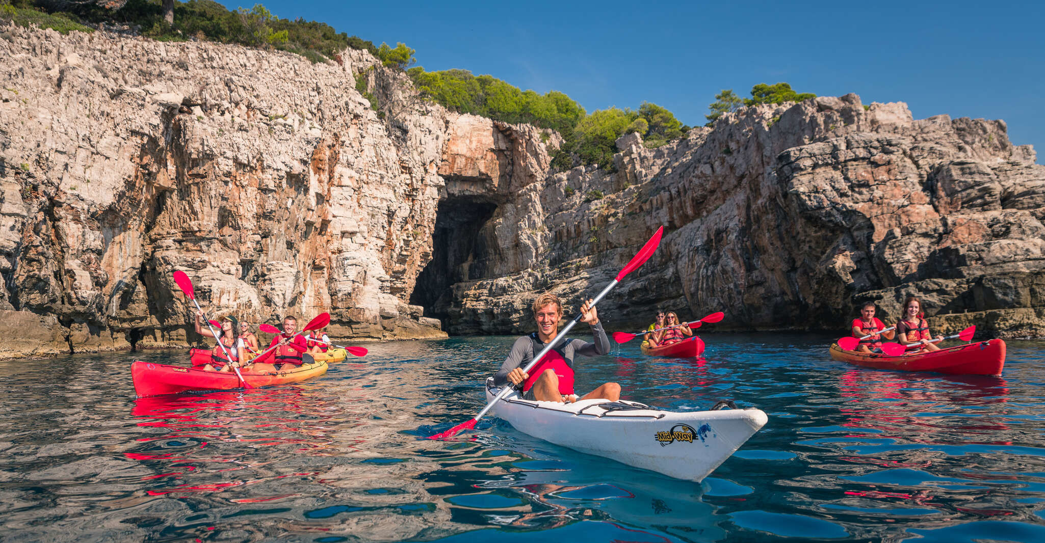 https://mdw-travel-data-us-east-1.s3.amazonaws.com/img/country/Croatia/Sea-Kayaking-Dubrovnik/img_00.jpg