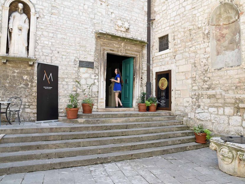 https://mdw-travel-data-us-east-1.s3.amazonaws.com/img/country/Croatia/Sibenik-City-Museum/img_02.jpg