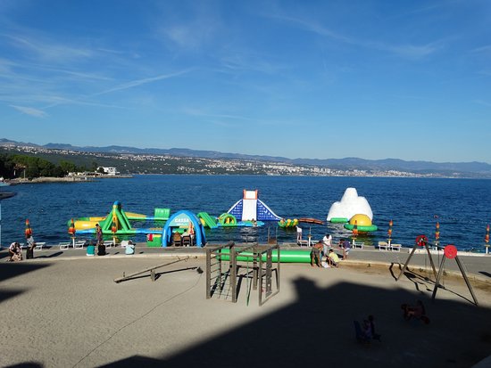 https://mdw-travel-data-us-east-1.s3.amazonaws.com/img/country/Croatia/Slatina-Beach/img_01.jpg