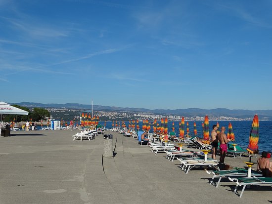 https://mdw-travel-data-us-east-1.s3.amazonaws.com/img/country/Croatia/Slatina-Beach/img_03.jpg