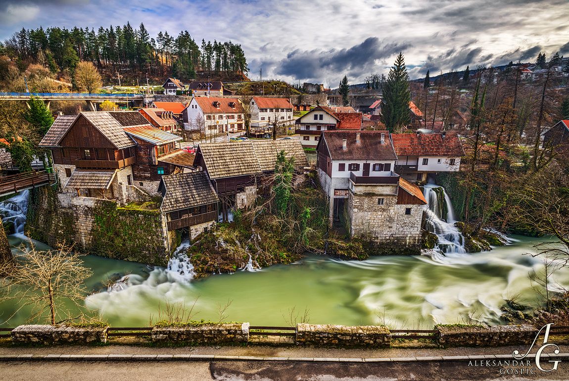 https://mdw-travel-data-us-east-1.s3.amazonaws.com/img/country/Croatia/Slunjcica-River/img_00.jpg