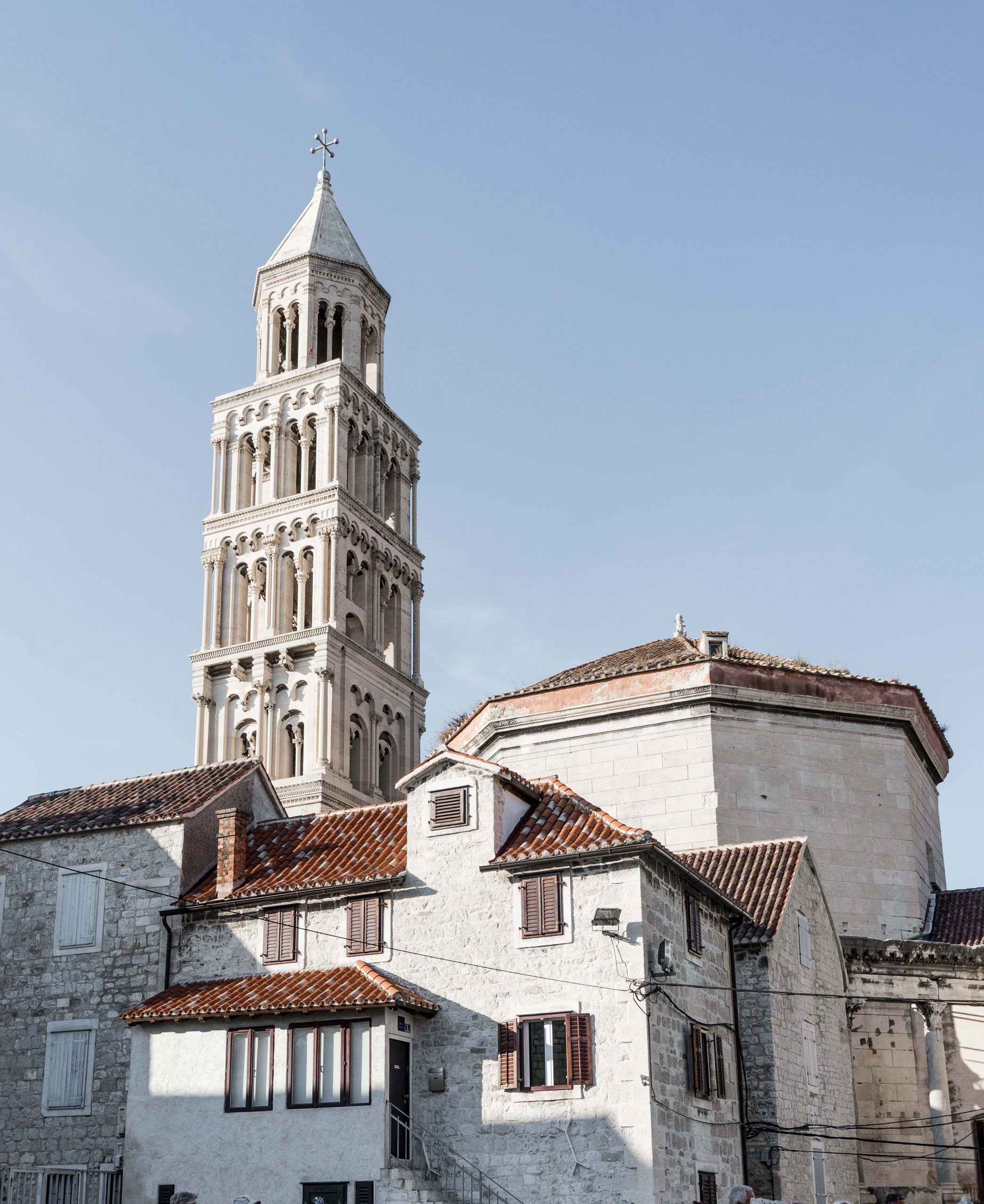 https://mdw-travel-data-us-east-1.s3.amazonaws.com/img/country/Croatia/Split-Cathedral-and-Bell-Tower-of-St-Domnius/img_03.jpg