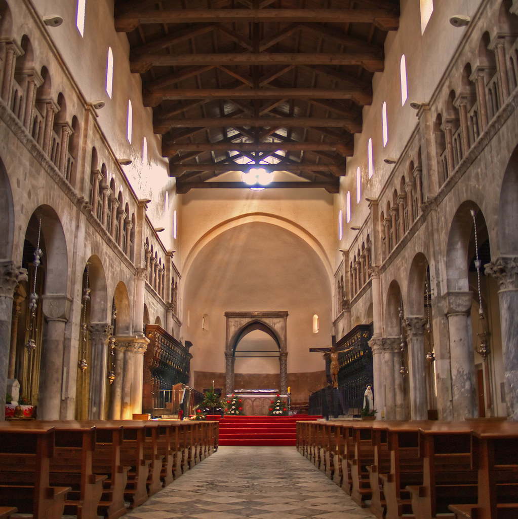 https://mdw-travel-data-us-east-1.s3.amazonaws.com/img/country/Croatia/St-Anastasias-Cathedral/img_01.jpg