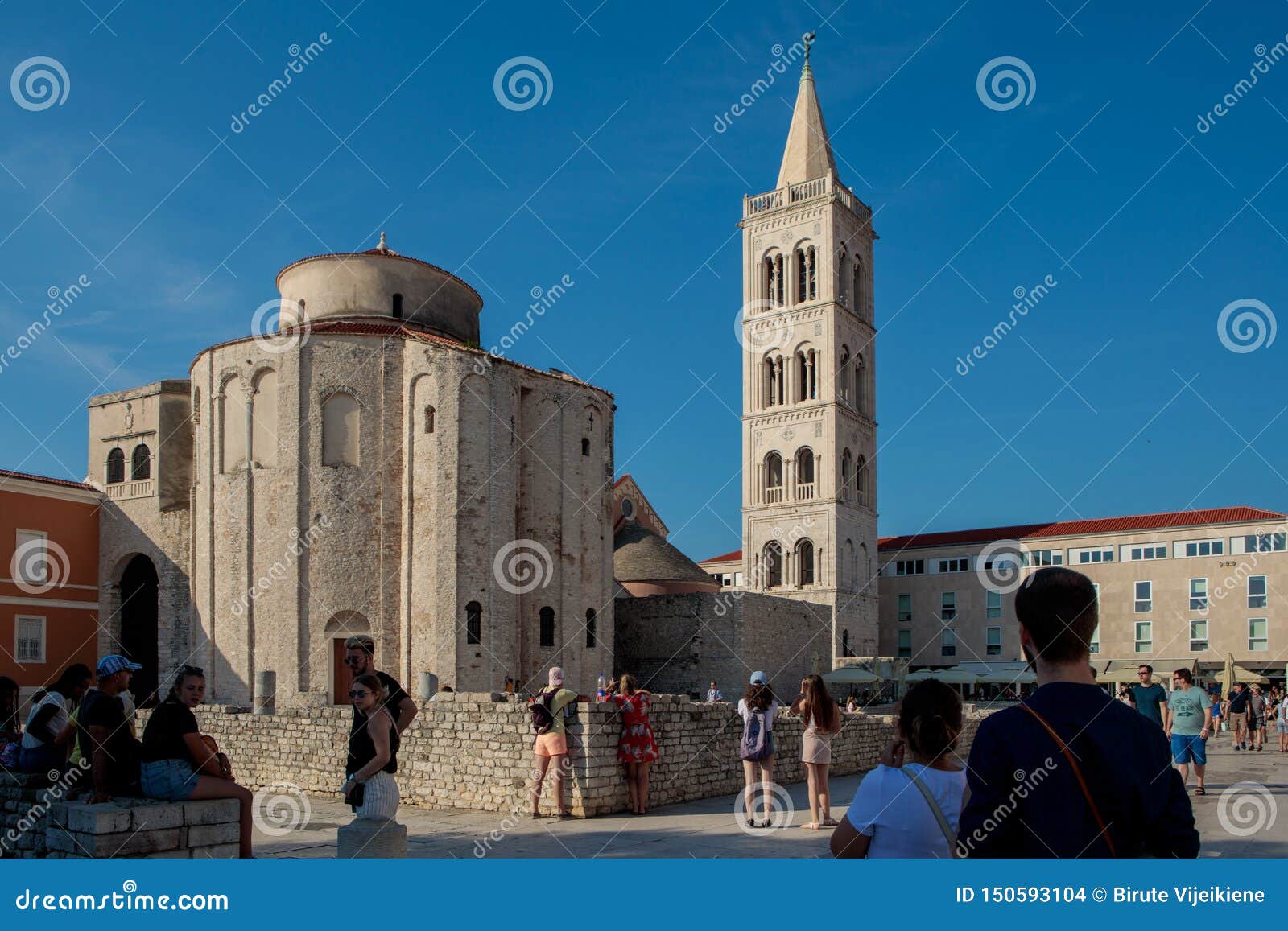 https://mdw-travel-data-us-east-1.s3.amazonaws.com/img/country/Croatia/St-Donatus-Church/img_03.jpg