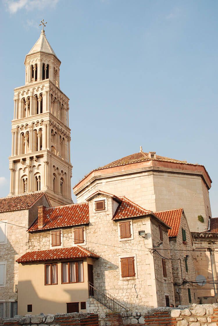 https://mdw-travel-data-us-east-1.s3.amazonaws.com/img/country/Croatia/St-Dujes-Bell-Tower/img_03.jpg