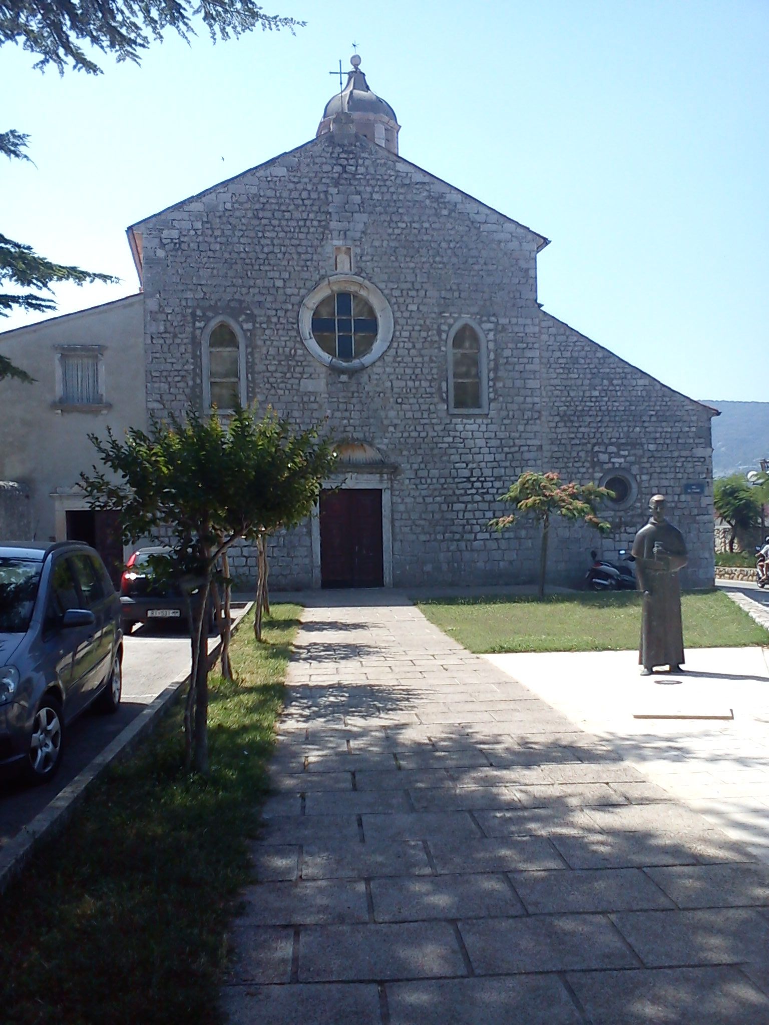 https://mdw-travel-data-us-east-1.s3.amazonaws.com/img/country/Croatia/St-Francis-Church/img_02.jpg
