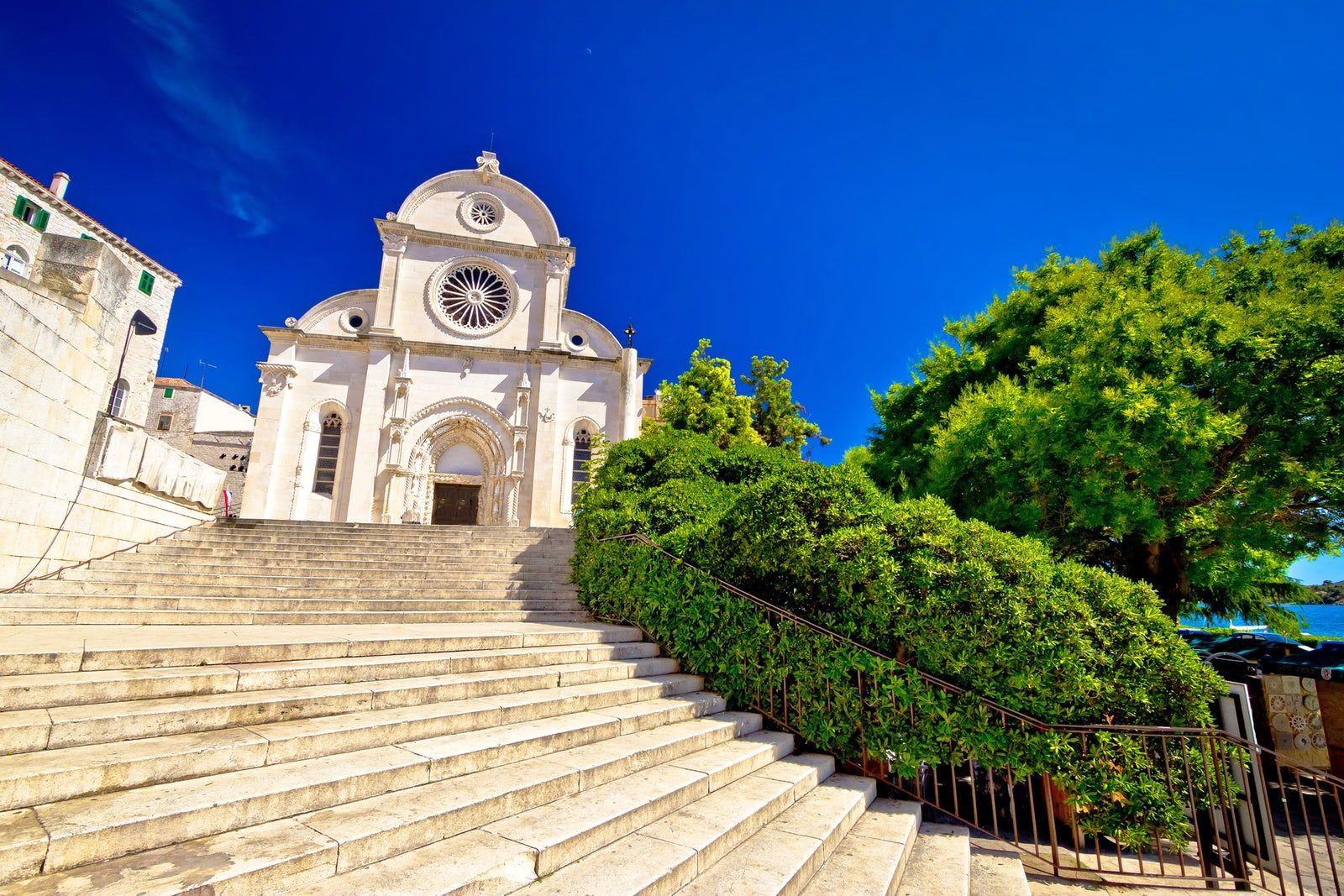 https://mdw-travel-data-us-east-1.s3.amazonaws.com/img/country/Croatia/St-Jamess-Park/img_03.jpg