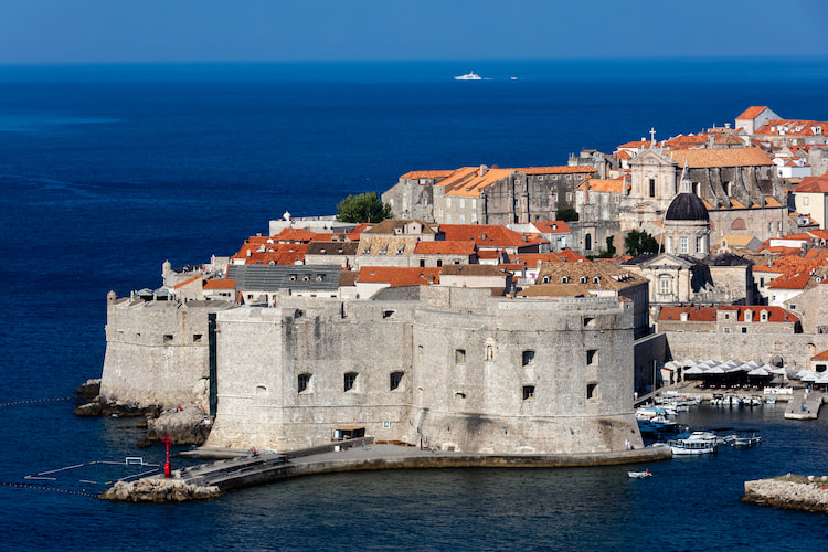 https://mdw-travel-data-us-east-1.s3.amazonaws.com/img/country/Croatia/St-Johns-Fortress/img_02.jpg