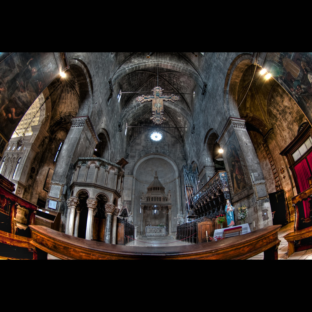 https://mdw-travel-data-us-east-1.s3.amazonaws.com/img/country/Croatia/St-Lawrence-Church/img_03.jpg
