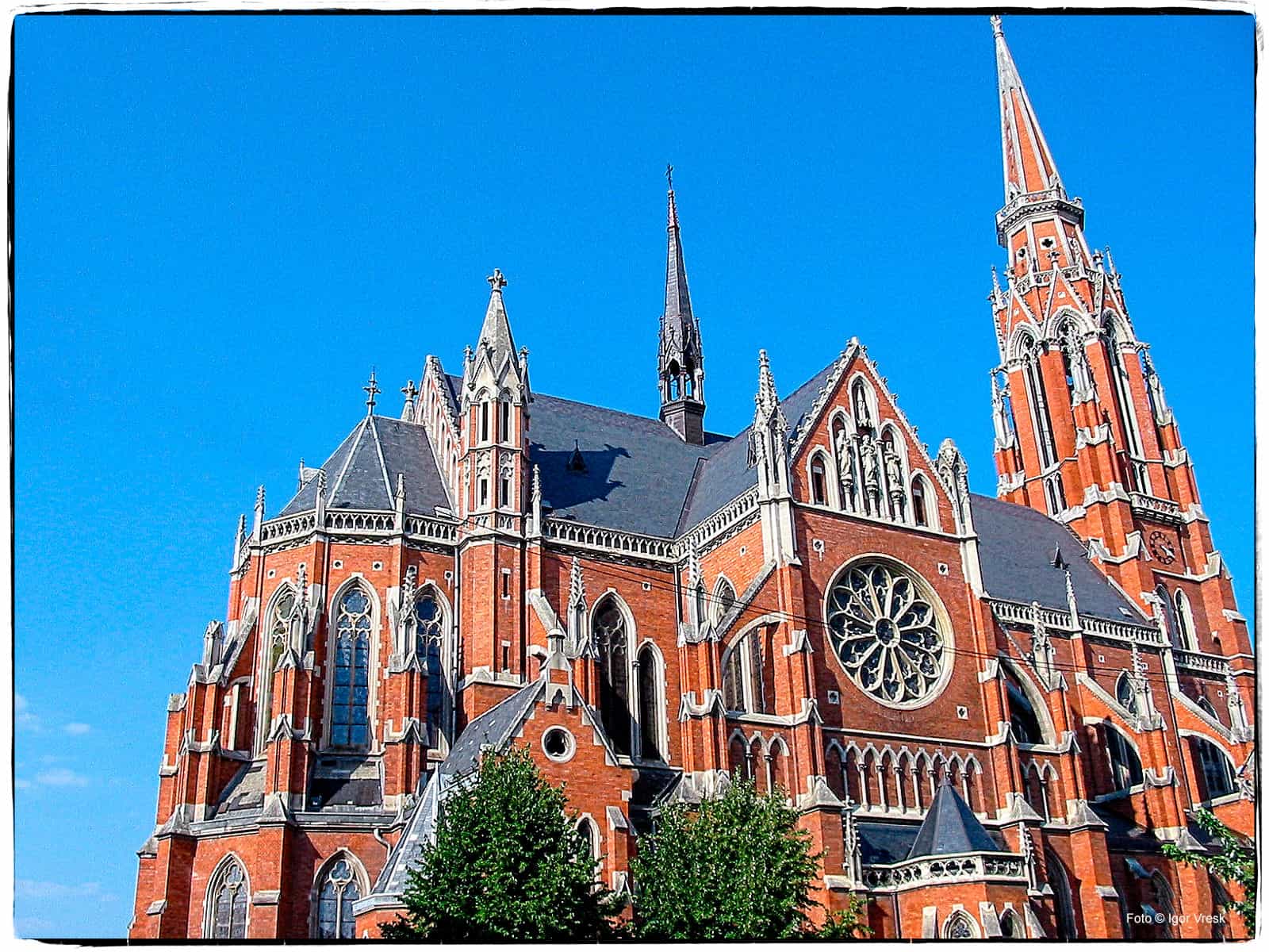 https://mdw-travel-data-us-east-1.s3.amazonaws.com/img/country/Croatia/St-Peters-Church/img_03.jpg