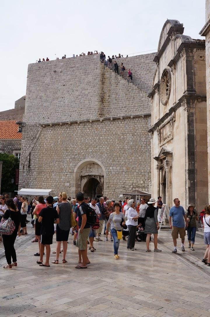 https://mdw-travel-data-us-east-1.s3.amazonaws.com/img/country/Croatia/St-Saviour-Church/img_03.jpg