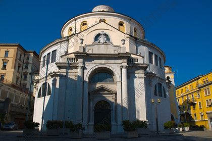 https://mdw-travel-data-us-east-1.s3.amazonaws.com/img/country/Croatia/St-Vitus-Cathedral/img_03.jpg
