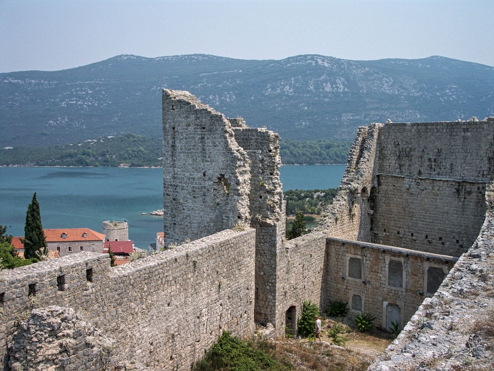 https://mdw-travel-data-us-east-1.s3.amazonaws.com/img/country/Croatia/Ston-Walls/img_01.jpg