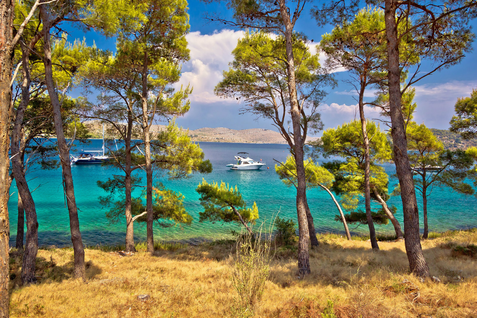 https://mdw-travel-data-us-east-1.s3.amazonaws.com/img/country/Croatia/Telascica-Bay/img_03.jpg