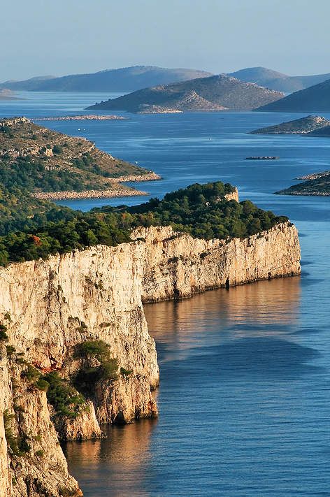 https://mdw-travel-data-us-east-1.s3.amazonaws.com/img/country/Croatia/Telascica-Nature-Park/img_02.jpg