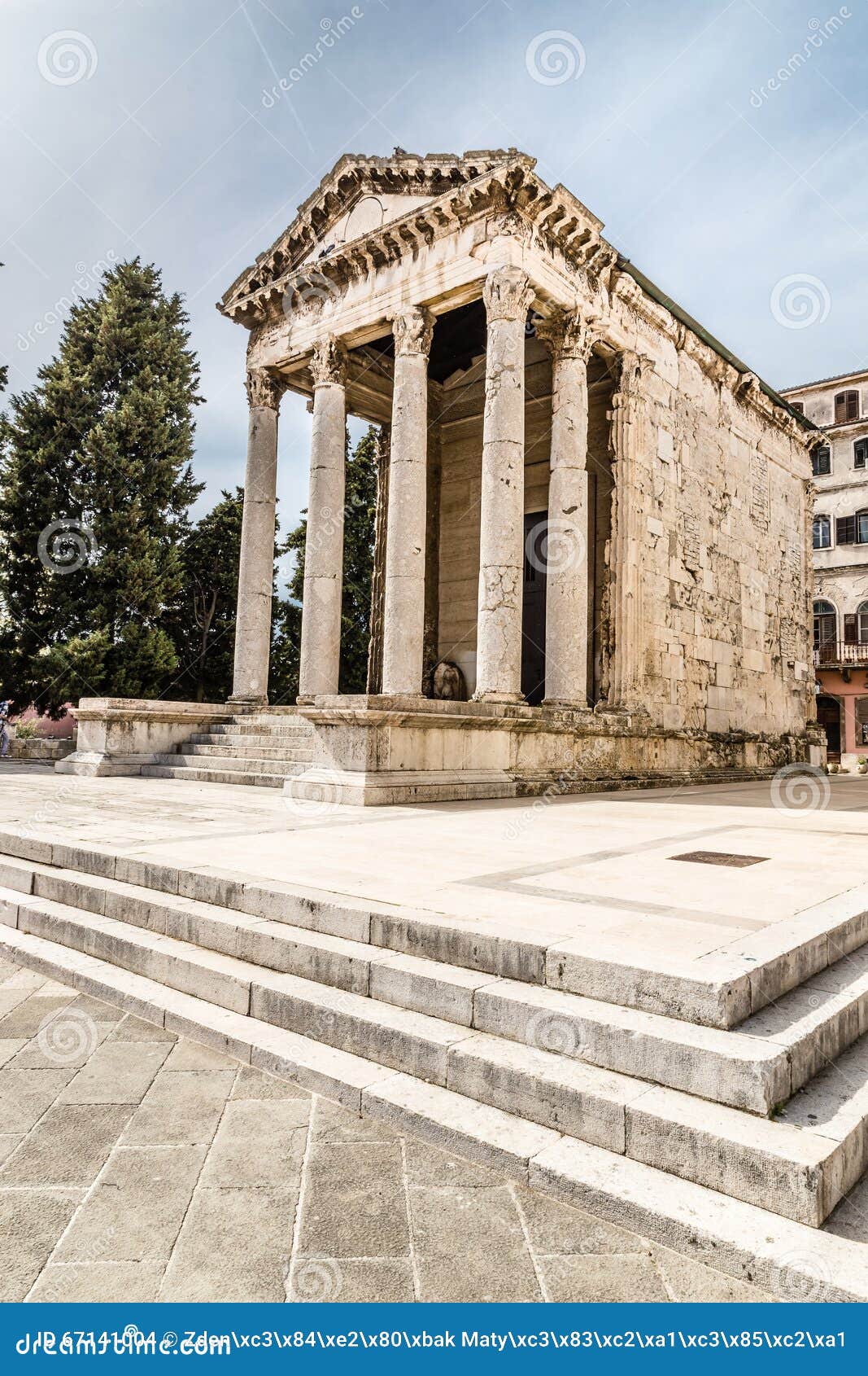 https://mdw-travel-data-us-east-1.s3.amazonaws.com/img/country/Croatia/Temple-of-Augustus/img_03.jpg
