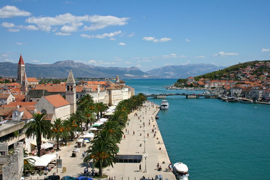 https://mdw-travel-data-us-east-1.s3.amazonaws.com/img/country/Croatia/The-City-Museum-of-Trogir/img_03.jpg