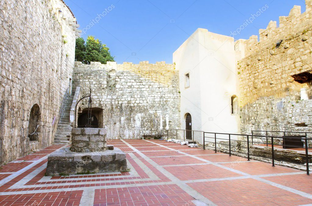 https://mdw-travel-data-us-east-1.s3.amazonaws.com/img/country/Croatia/The-Frankopan-Castle/img_03.jpg