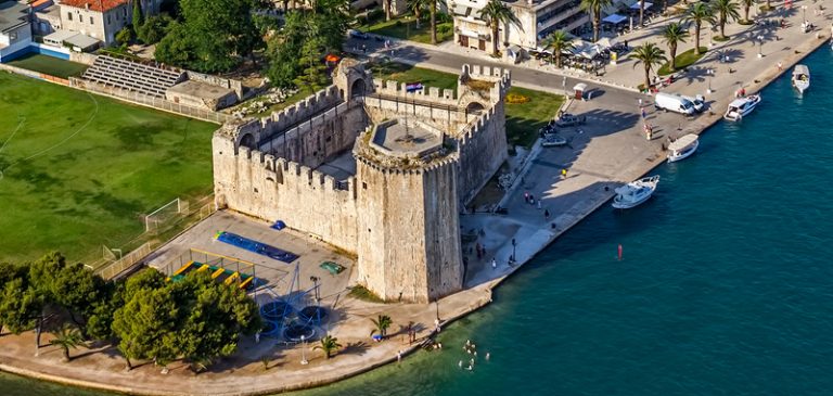 https://mdw-travel-data-us-east-1.s3.amazonaws.com/img/country/Croatia/The-Kula--Tower--Nenada-from-Trogir/img_01.jpg