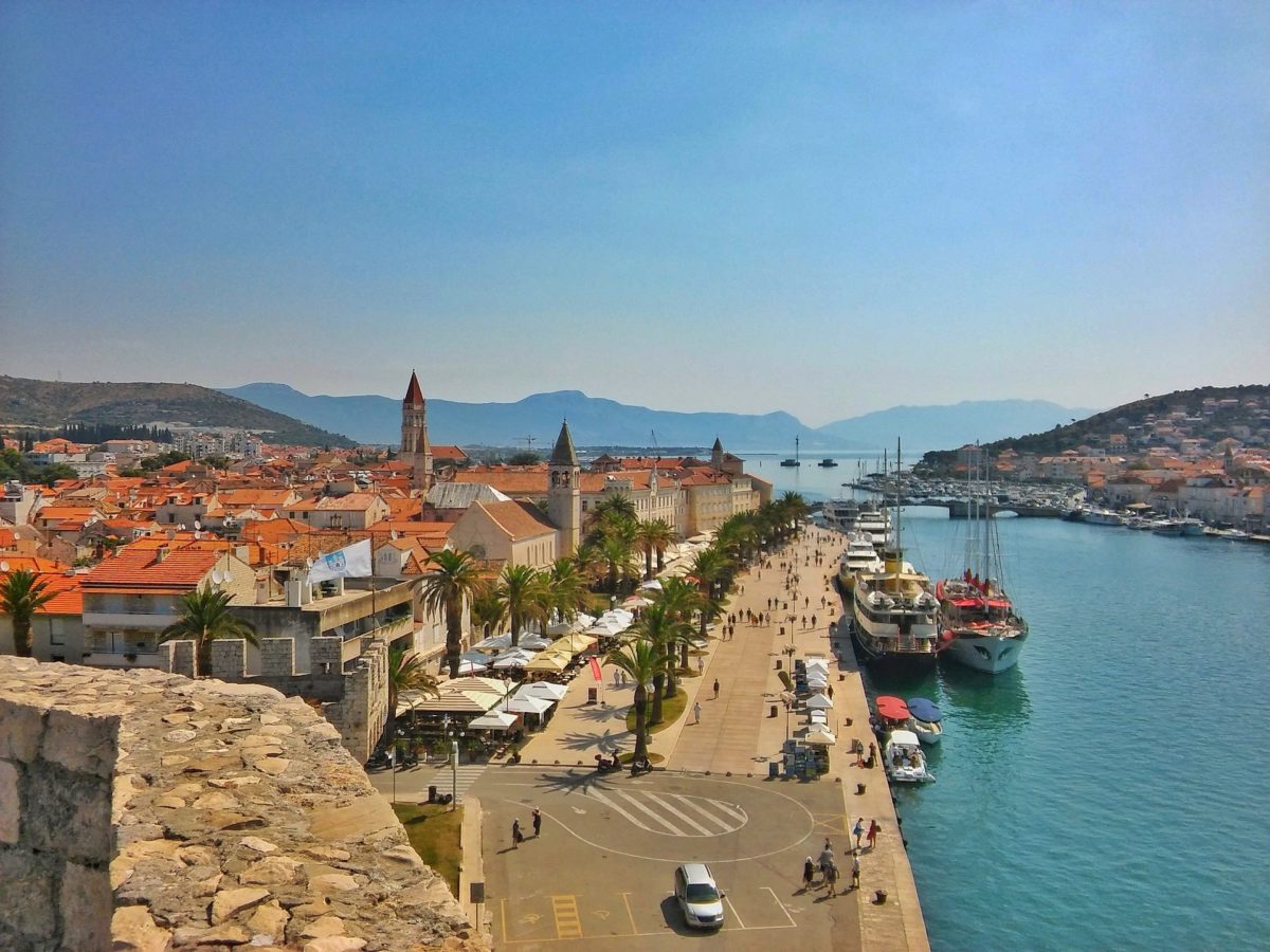 https://mdw-travel-data-us-east-1.s3.amazonaws.com/img/country/Croatia/The-Kula--Tower--Nenada-from-Trogir/img_02.jpg