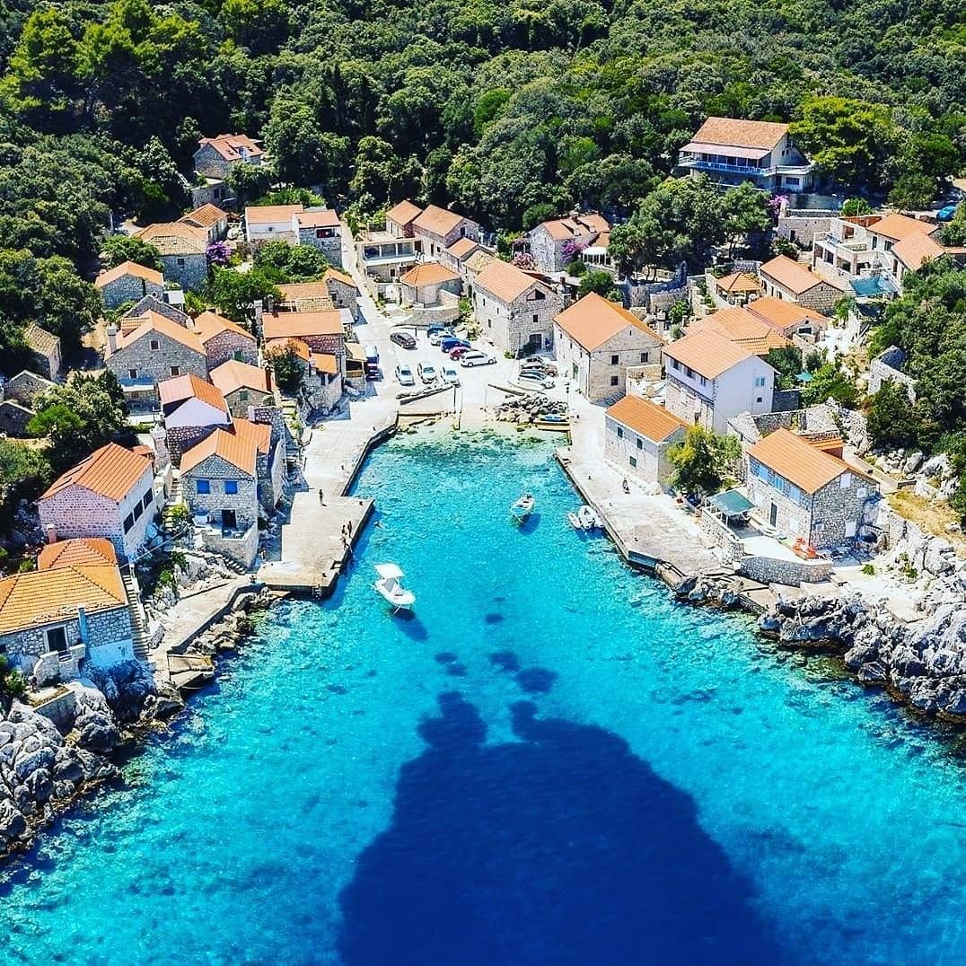 https://mdw-travel-data-us-east-1.s3.amazonaws.com/img/country/Croatia/The-Lastovo-Archipelago/img_02.jpg