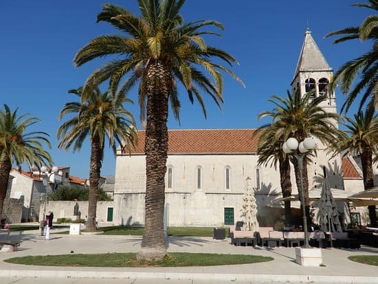 https://mdw-travel-data-us-east-1.s3.amazonaws.com/img/country/Croatia/The-St-Dominic-Monastery/img_00.jpg