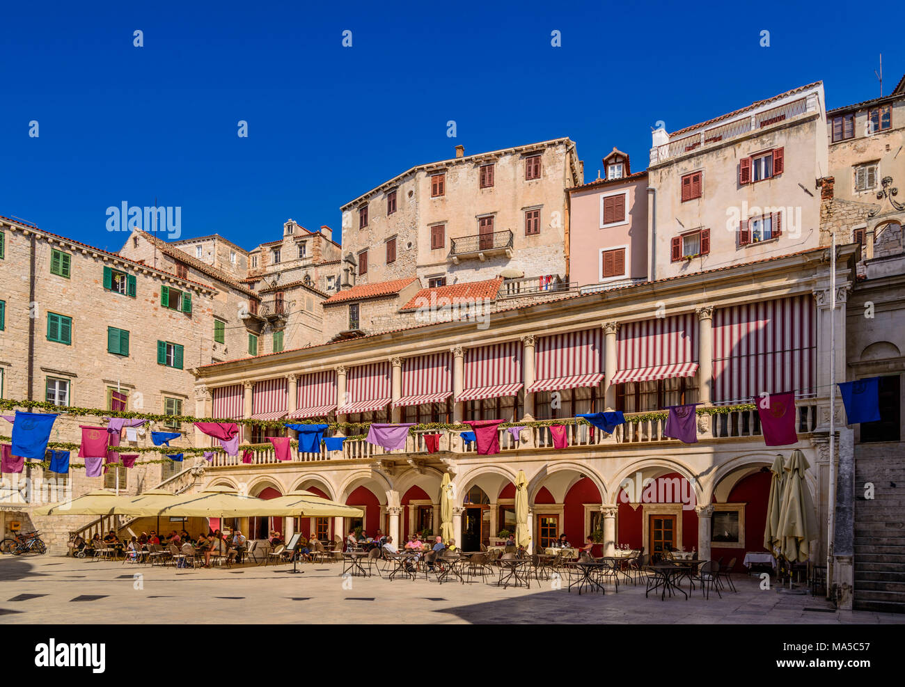 https://mdw-travel-data-us-east-1.s3.amazonaws.com/img/country/Croatia/The-Town-Loggia/img_02.jpg