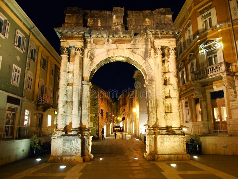 https://mdw-travel-data-us-east-1.s3.amazonaws.com/img/country/Croatia/Triumphal-Arch-of-the-Sergi/img_01.jpg