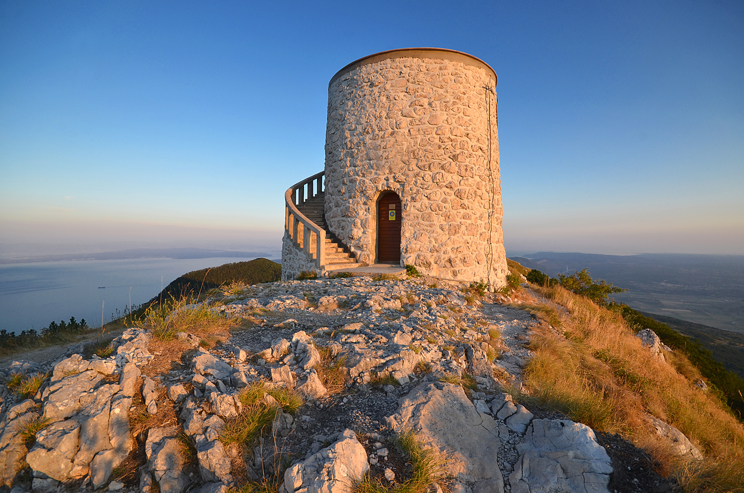 https://mdw-travel-data-us-east-1.s3.amazonaws.com/img/country/Croatia/Veprinac/img_01.jpg
