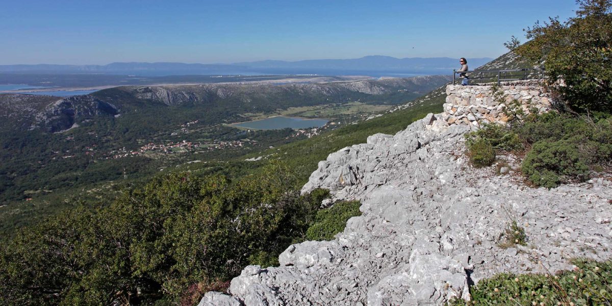 https://mdw-travel-data-us-east-1.s3.amazonaws.com/img/country/Croatia/Vinodol-Valley/img_01.jpg