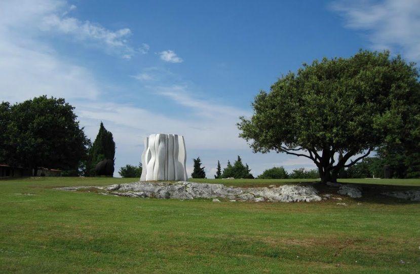 https://mdw-travel-data-us-east-1.s3.amazonaws.com/img/country/Croatia/Vrsar-Sculpture-Park/img_02.jpg