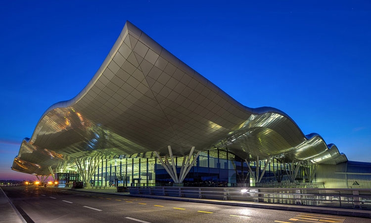 https://mdw-travel-data-us-east-1.s3.amazonaws.com/img/country/Croatia/Zagreb-Airport/img_01.jpg