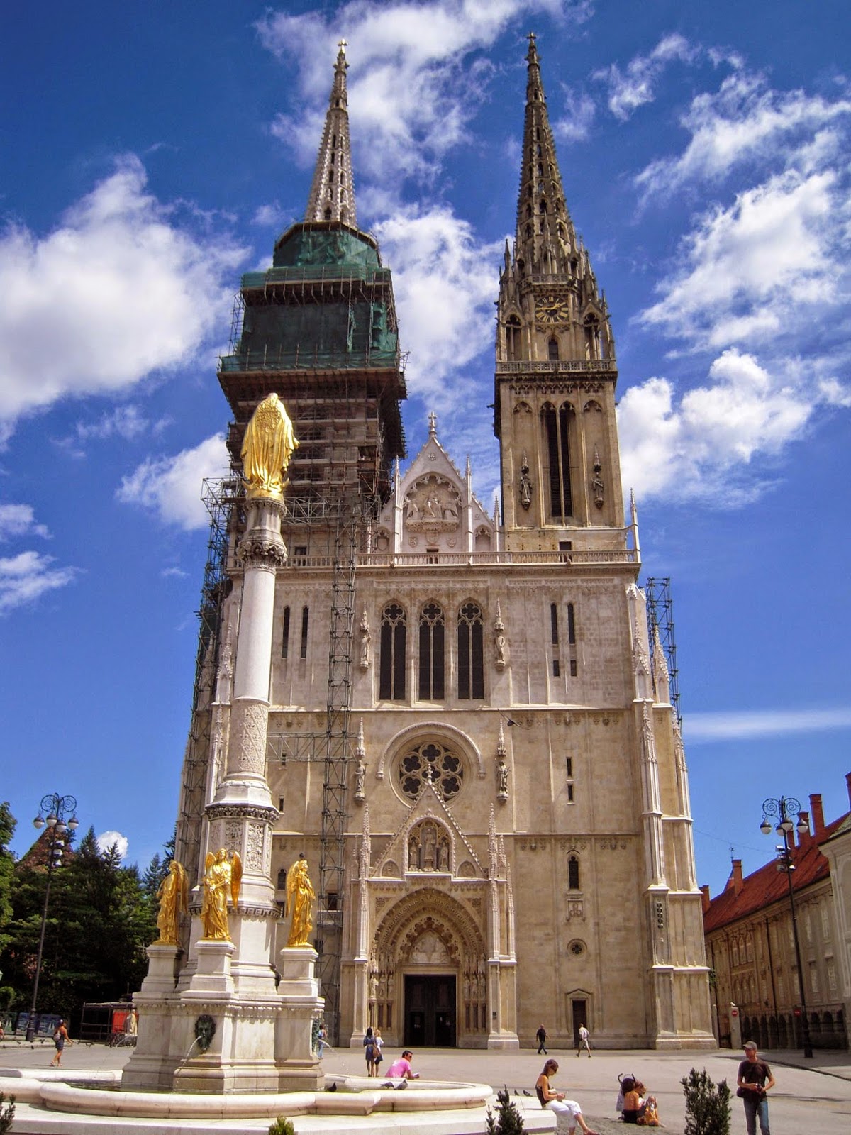 https://mdw-travel-data-us-east-1.s3.amazonaws.com/img/country/Croatia/Zagreb-Cathedral/img_04.jpg