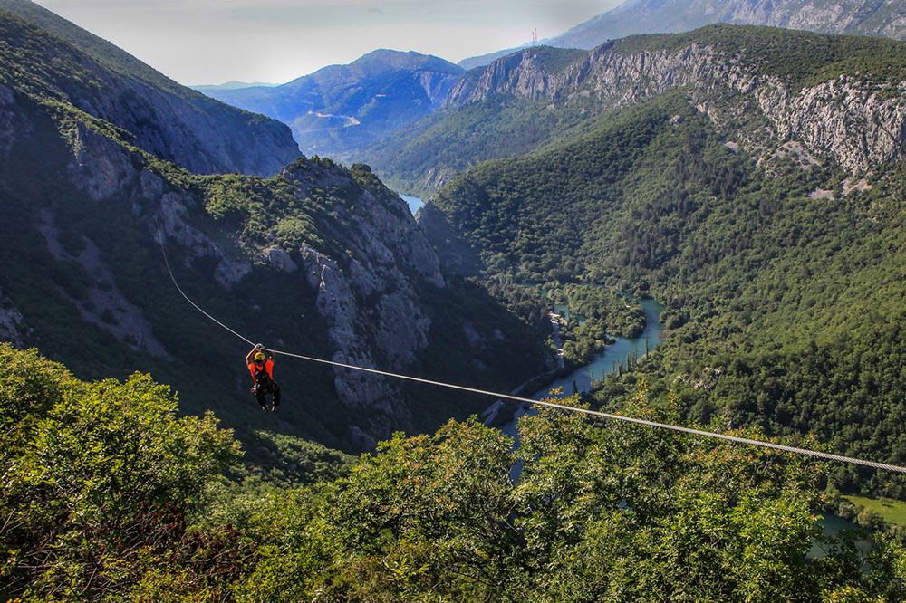 https://mdw-travel-data-us-east-1.s3.amazonaws.com/img/country/Croatia/Zipline-Edison/img_00.jpg