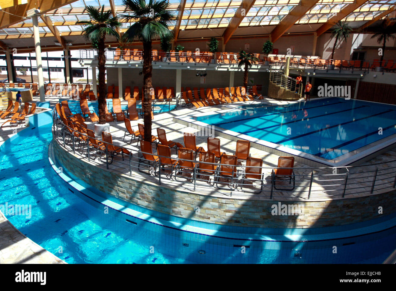 https://mdw-travel-data-us-east-1.s3.amazonaws.com/img/country/Czech-Republic/Aquapalace-Praha/img_03.jpg