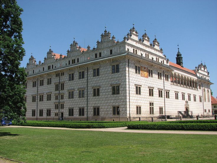 https://mdw-travel-data-us-east-1.s3.amazonaws.com/img/country/Czech-Republic/Barokni-kasna/img_02.jpg