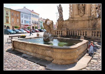 https://mdw-travel-data-us-east-1.s3.amazonaws.com/img/country/Czech-Republic/Baroque-Fountain/img_01.jpg