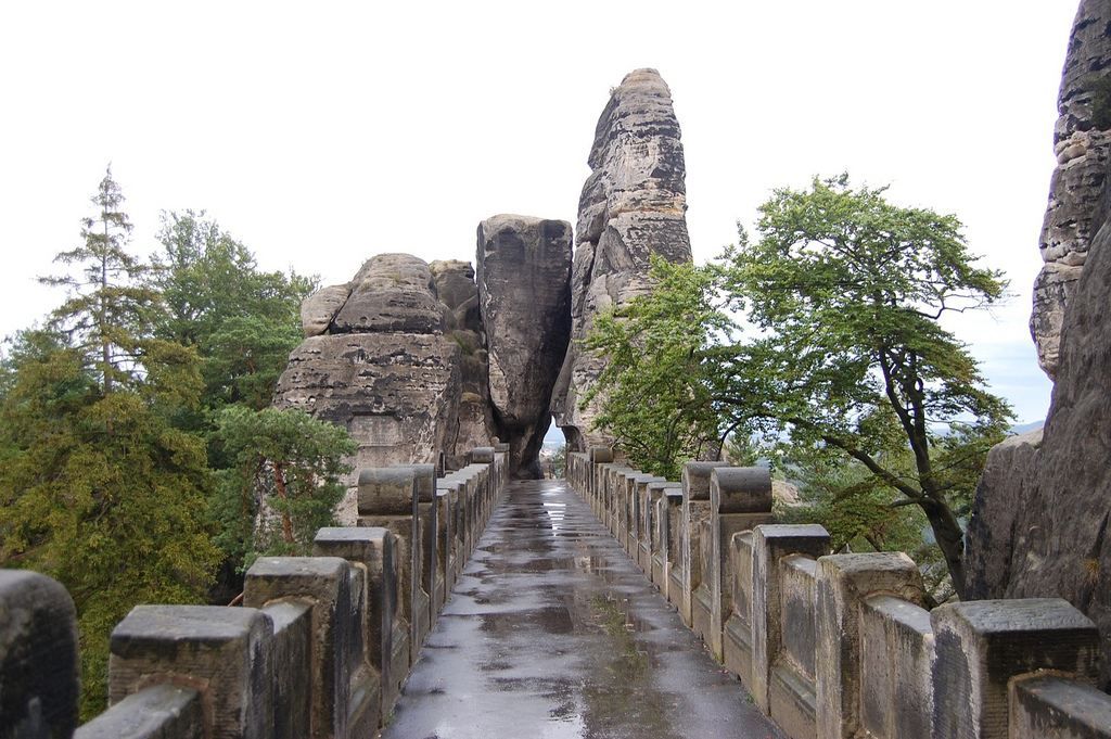 https://mdw-travel-data-us-east-1.s3.amazonaws.com/img/country/Czech-Republic/Bastei-Bridge/img_02.jpg