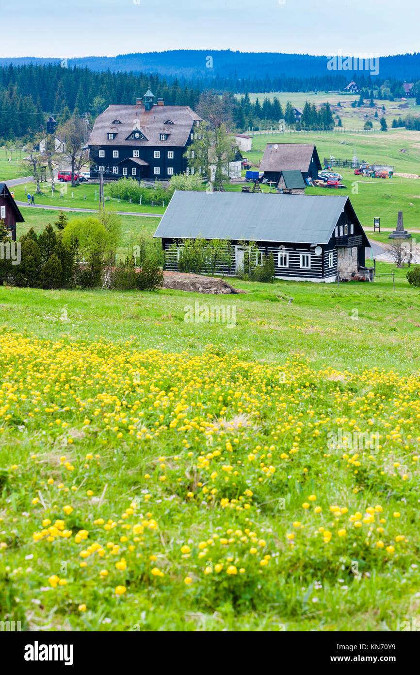https://mdw-travel-data-us-east-1.s3.amazonaws.com/img/country/Czech-Republic/Bedrichov---Jizerka/img_01.jpg