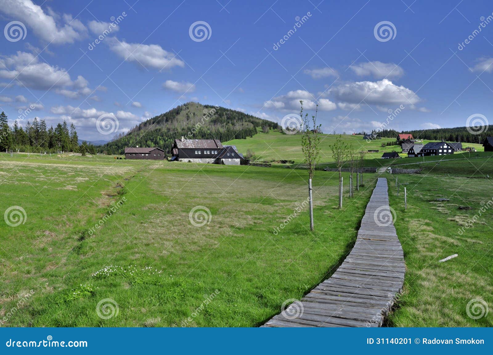 https://mdw-travel-data-us-east-1.s3.amazonaws.com/img/country/Czech-Republic/Bedrichov---Jizerka/img_02.jpg