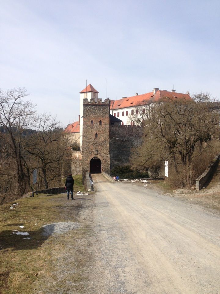 https://mdw-travel-data-us-east-1.s3.amazonaws.com/img/country/Czech-Republic/Bitov-Castle/img_03.jpg