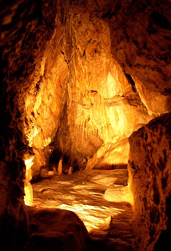 https://mdw-travel-data-us-east-1.s3.amazonaws.com/img/country/Czech-Republic/Bozkov-Dolomite-Caves/img_01.jpg