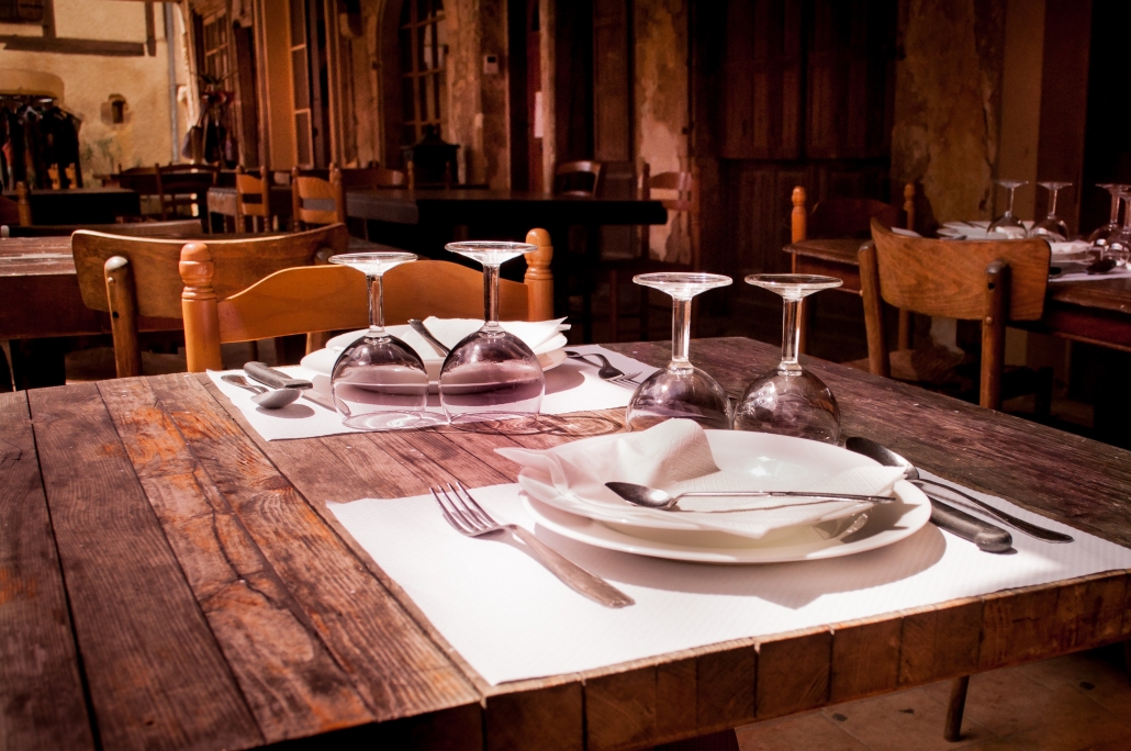 https://mdw-travel-data-us-east-1.s3.amazonaws.com/img/country/Czech-Republic/Bratislava-Flagship-Restaurant/img_02.jpg