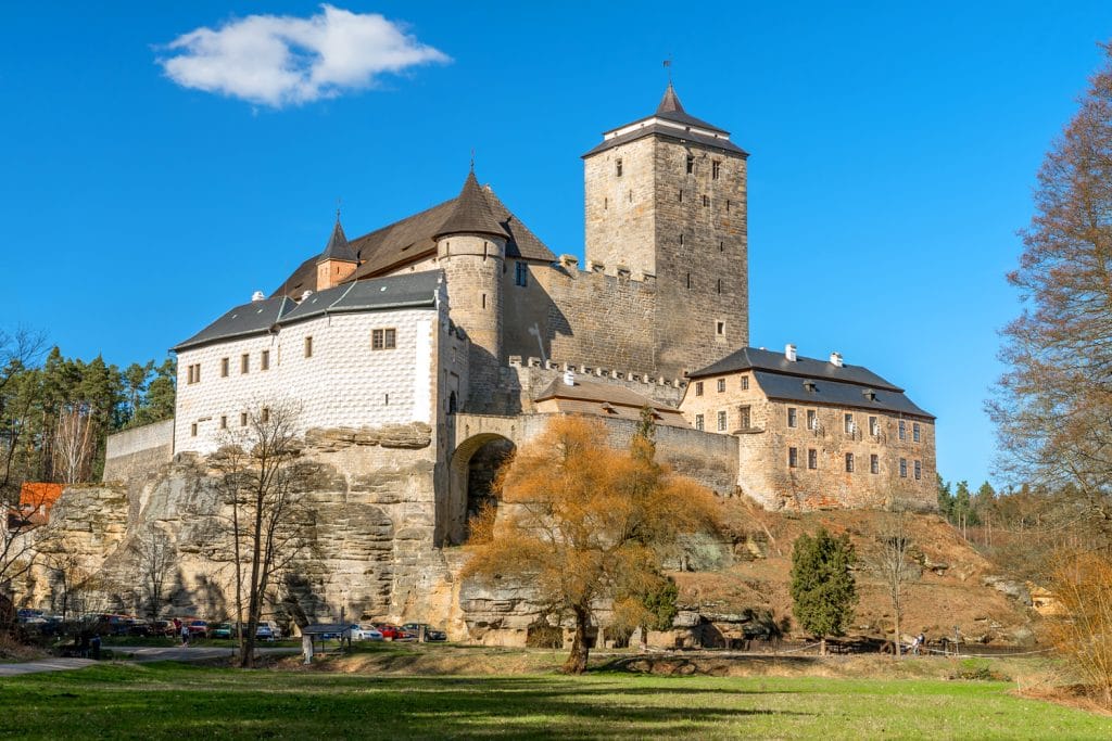 https://mdw-travel-data-us-east-1.s3.amazonaws.com/img/country/Czech-Republic/Brezno-Chateau/img_03.jpg