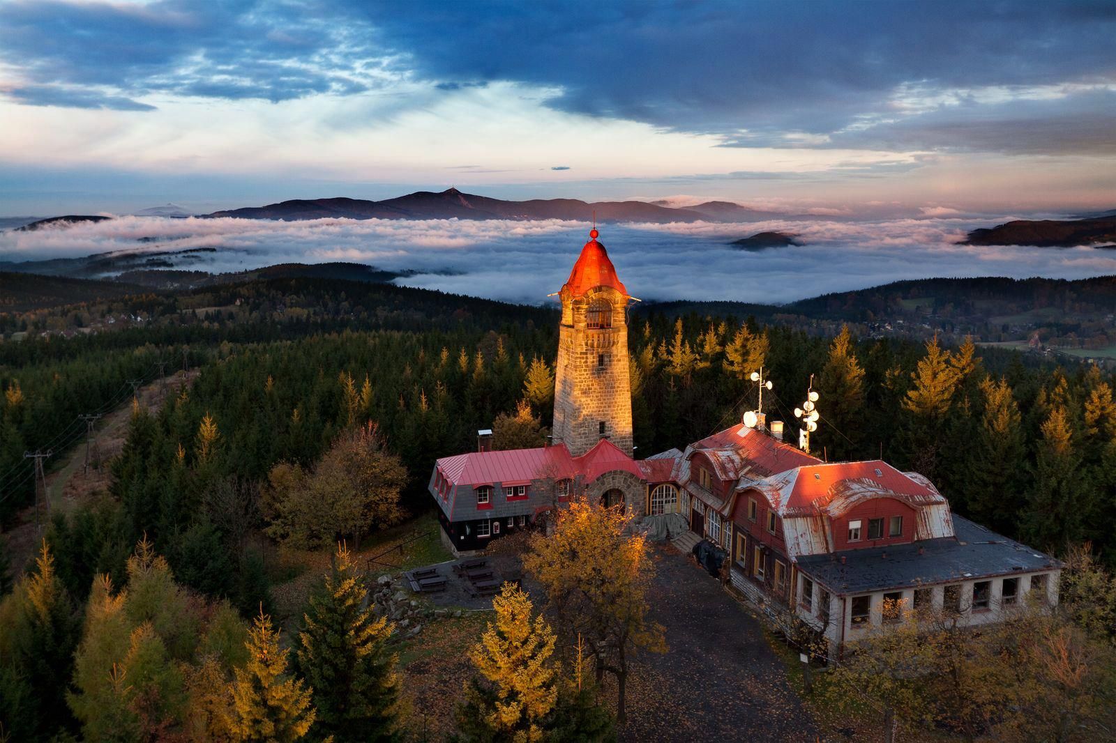 https://mdw-travel-data-us-east-1.s3.amazonaws.com/img/country/Czech-Republic/Budik-Lookout-Tower/img_01.jpg