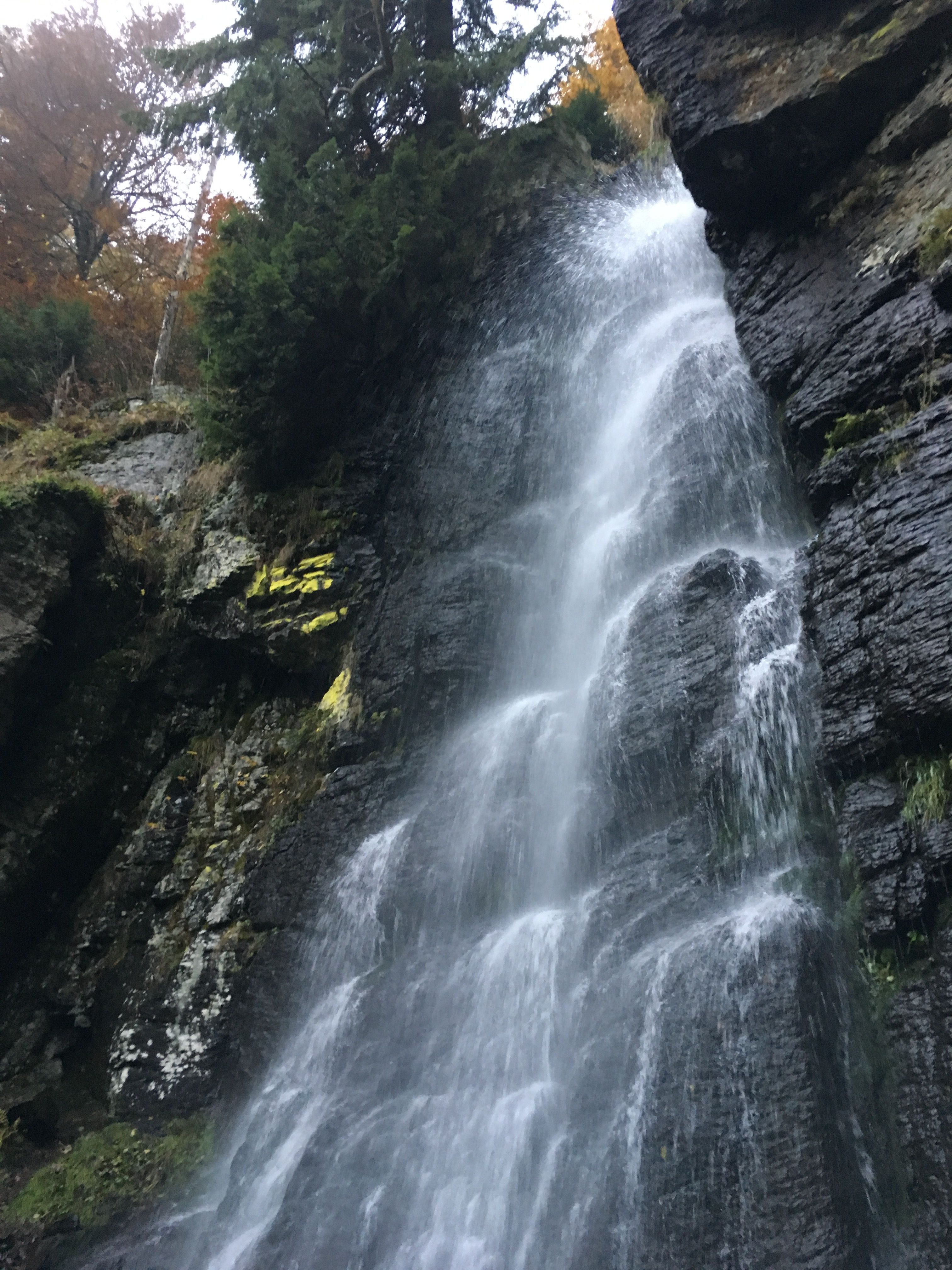https://mdw-travel-data-us-east-1.s3.amazonaws.com/img/country/Czech-Republic/Bystre-Waterfall/img_01.jpg