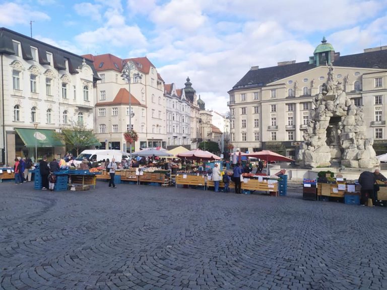https://mdw-travel-data-us-east-1.s3.amazonaws.com/img/country/Czech-Republic/Cabbage-Market/img_01.jpg