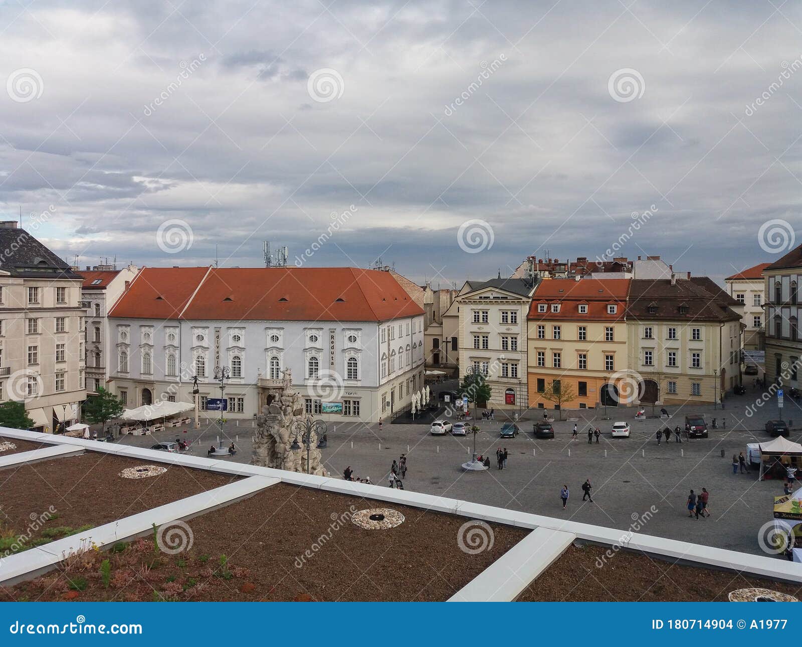 https://mdw-travel-data-us-east-1.s3.amazonaws.com/img/country/Czech-Republic/Cabbage-Market/img_02.jpg